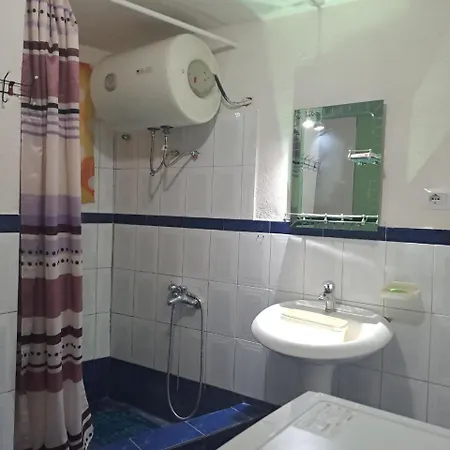 Raspberry House Apartment Gjirokaster